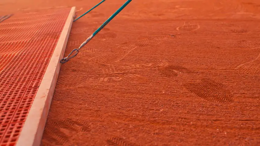 Hur sköter man en tennisbana